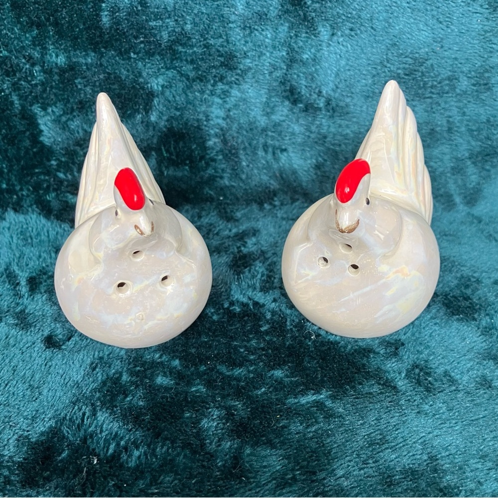 Farmhouse Kitchen Ceramic Pearlescent Chicken Salt & Shaker Set